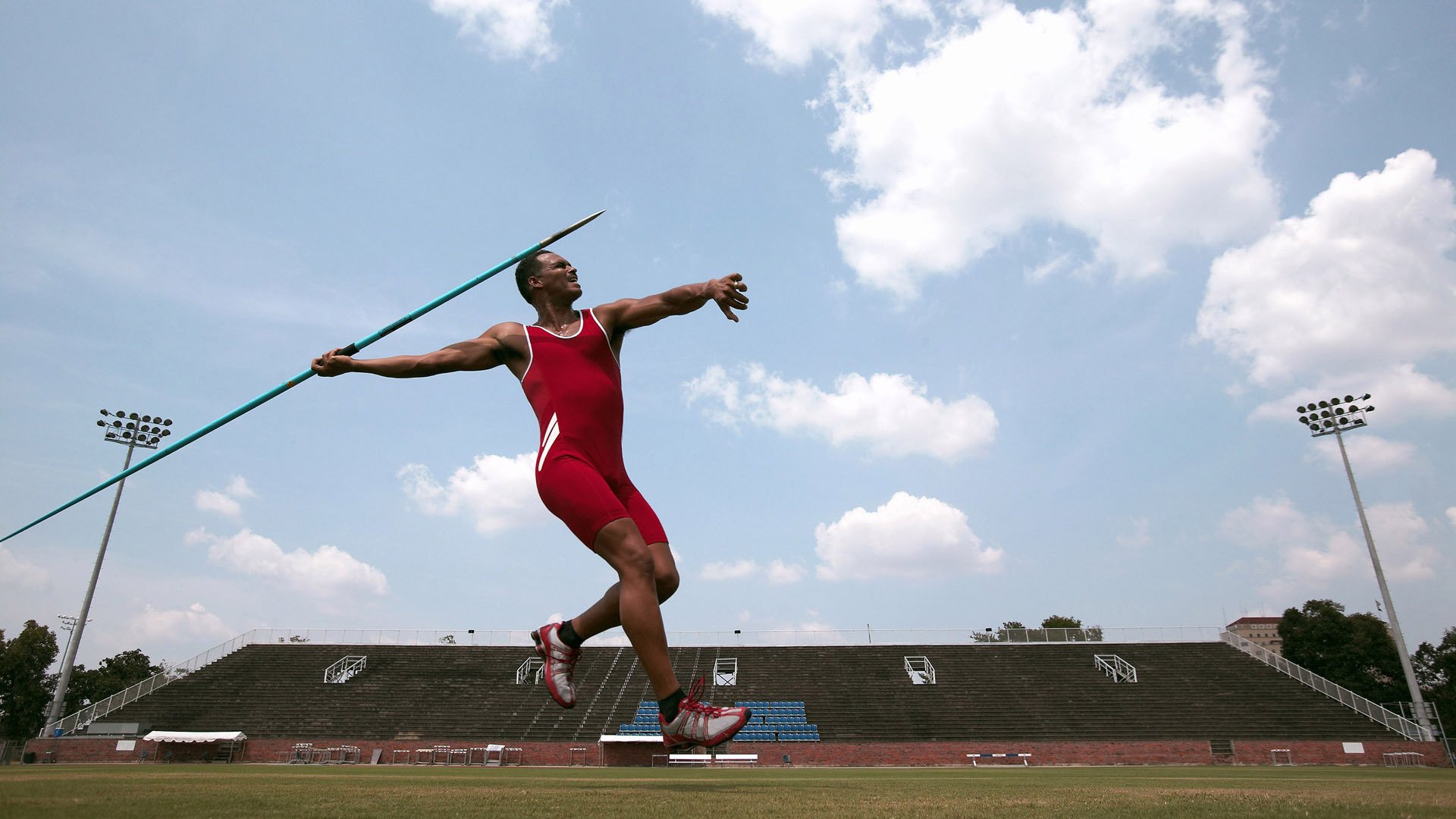 中国足球传统文化融入现代设计元素，彰显特色，足球文化底蕴